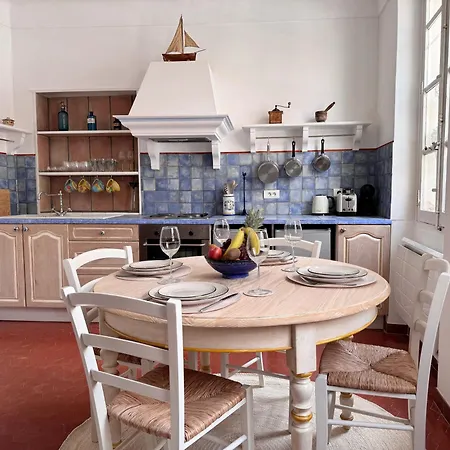 2-bedrooms Cosy Flat - 1 Minute Walk To Port Vauban Διαμέρισμα