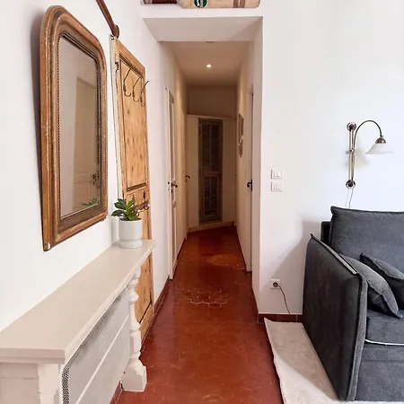 2-bedrooms Cosy Flat - 1 Minute Walk To Port Vauban Apartman