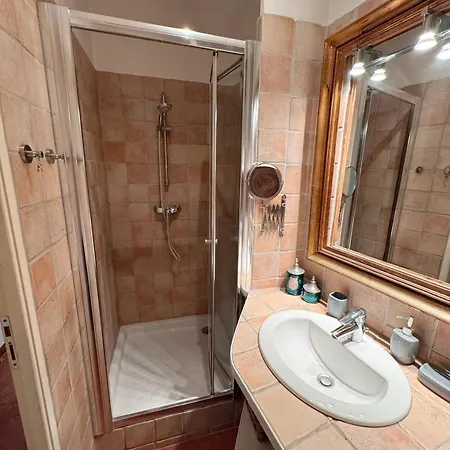2-bedrooms Cosy Flat - 1 Minute Walk To Port Vauban Apartman