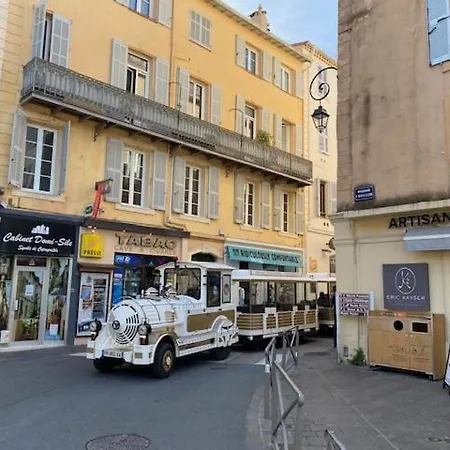 Διαμέρισμα 2-bedrooms Cosy Flat - 1 Minute Walk To Port Vauban *